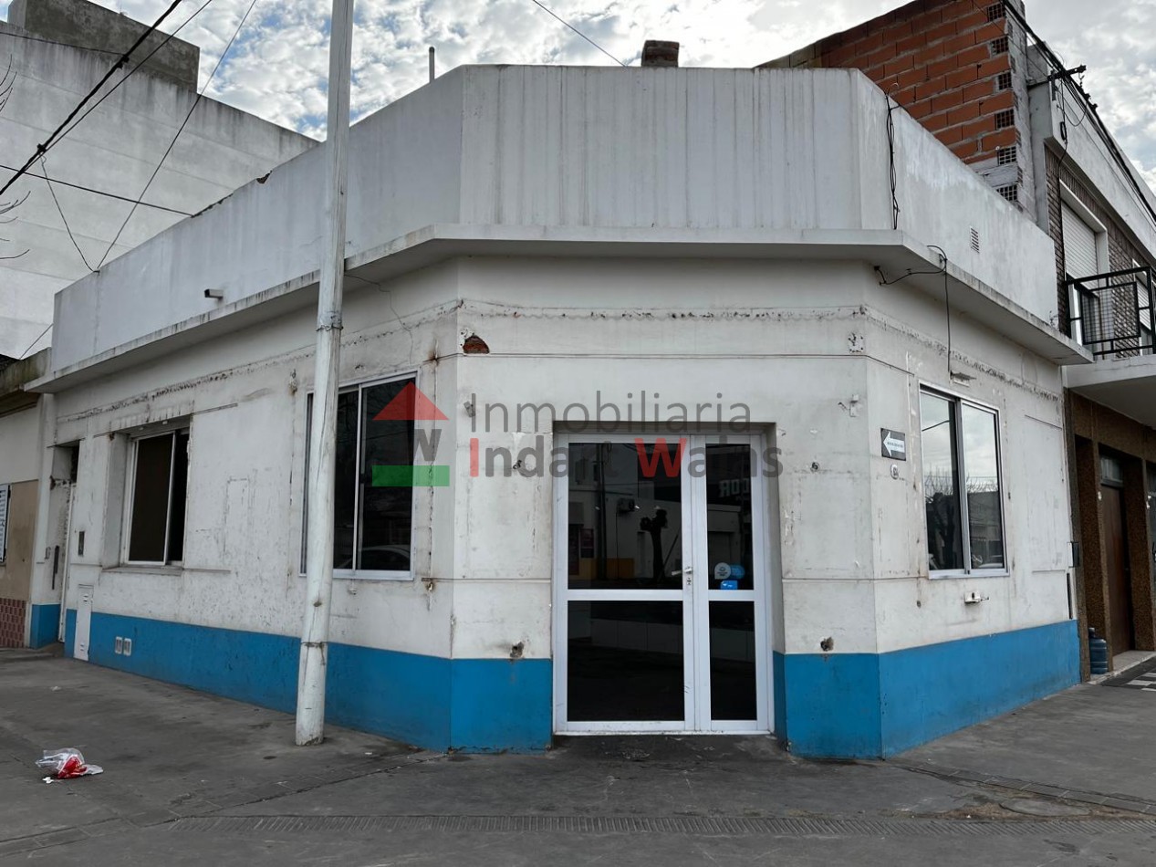 LOCAL COMERCIAL EN ESQUINA